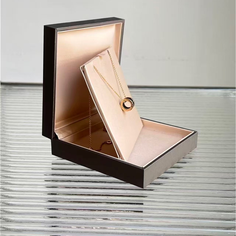 單品 BVLGARI/寶格麗 B . ZERO1系列黑陶瓷龍蝦扣18K 金項鍊，鍊長：45cm  14xxx hkd-0