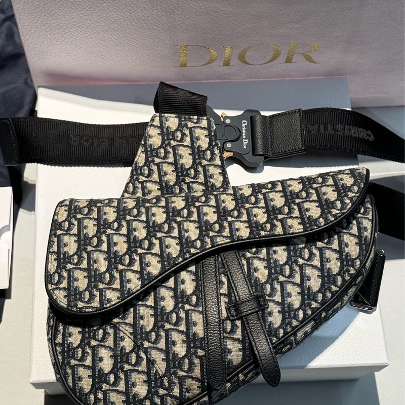 Dior 男款 Saddle 藍色 Oblique 老花胸包 馬鞍包 |香港專櫃購入|附購買證明 全配件-11