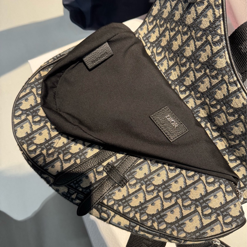 Dior 男款 Saddle 藍色 Oblique 老花胸包 馬鞍包 |香港專櫃購入|附購買證明 全配件-17