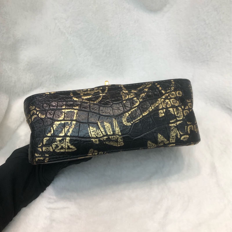 Chanel 2.55 20cm Black & Gold Graffiti 鱷魚紋 IA480-4