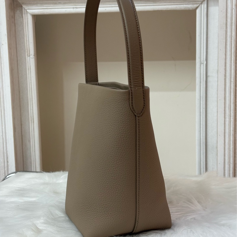 The Row N/S Park Tote Bag 小號 皮革托特水桶包 大象灰-4