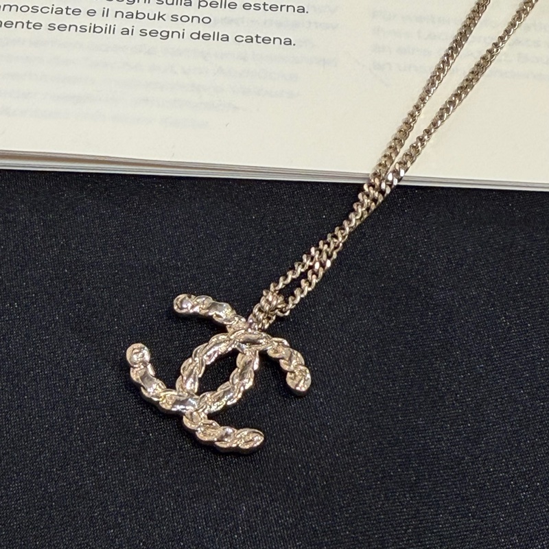 CHANEL淡金工藝拚皮穿練雙C項鍊-5