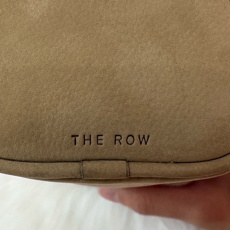 The Row 90’s 筆筒包皮革包 棕褐色(麂皮)-1