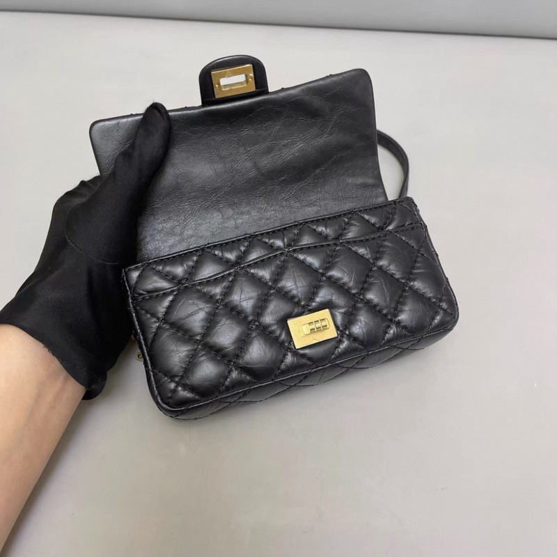 Chanel香奈兒2.55黑金油蠟牛皮腰包胸包斜挎包-5