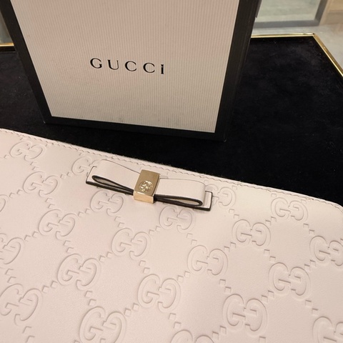 全新Gucci 蝴蝶結白色logo滿版12卡長夾