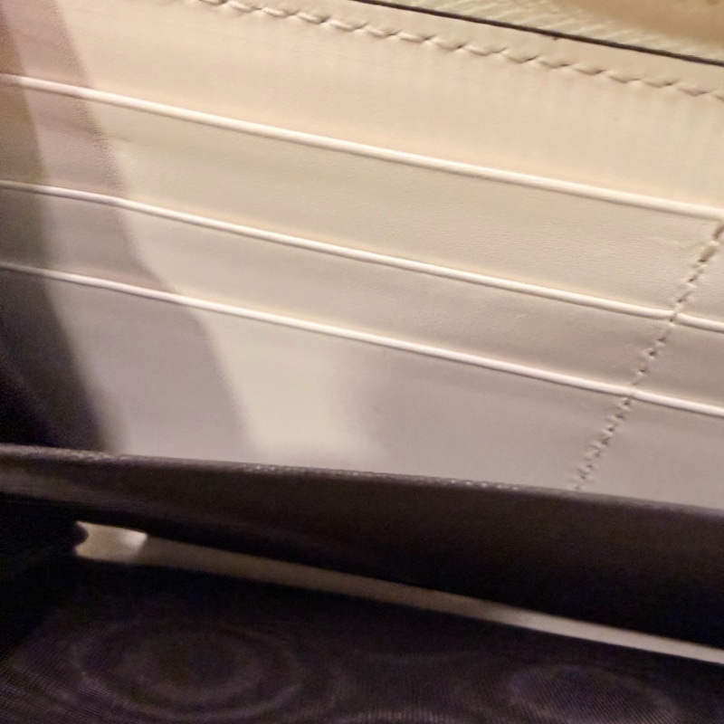全新Gucci 蝴蝶結白色logo滿版12卡長夾-15