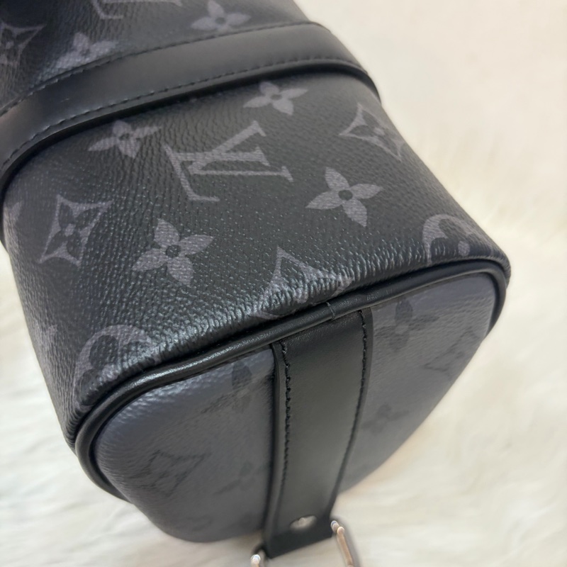 LV M46271 黑花 銀釦 手提包 斜背包 Keepall Bandoulière 25-12