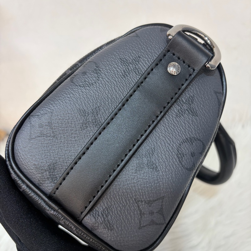 LV M46271 黑花 銀釦 手提包 斜背包 Keepall Bandoulière 25-14