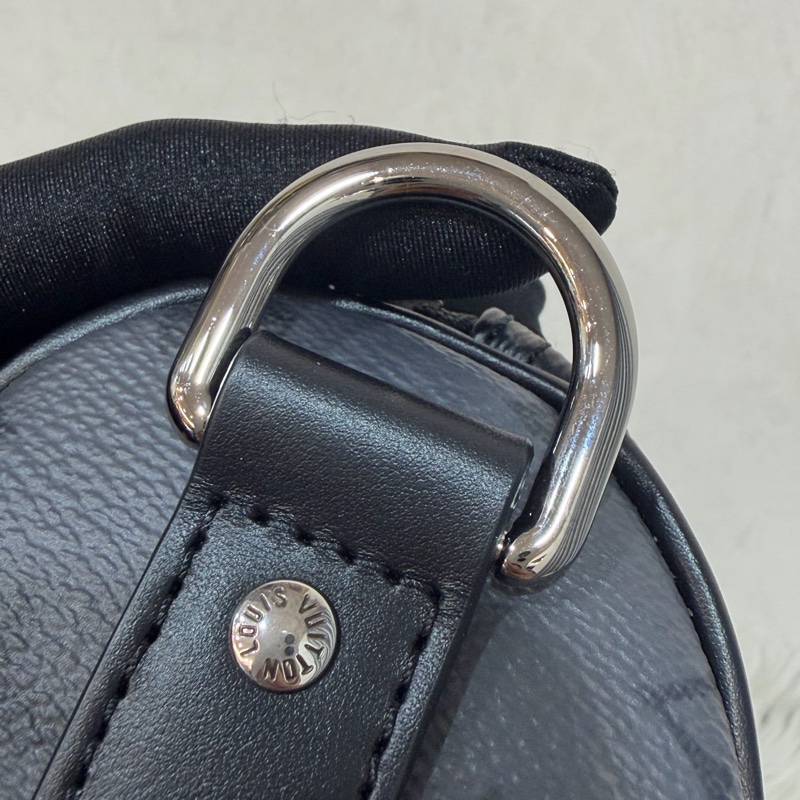 LV M46271 黑花 銀釦 手提包 斜背包 Keepall Bandoulière 25-18