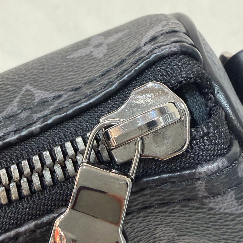 LV M46271 黑花 銀釦 手提包 斜背包 Keepall Bandoulière 25-21