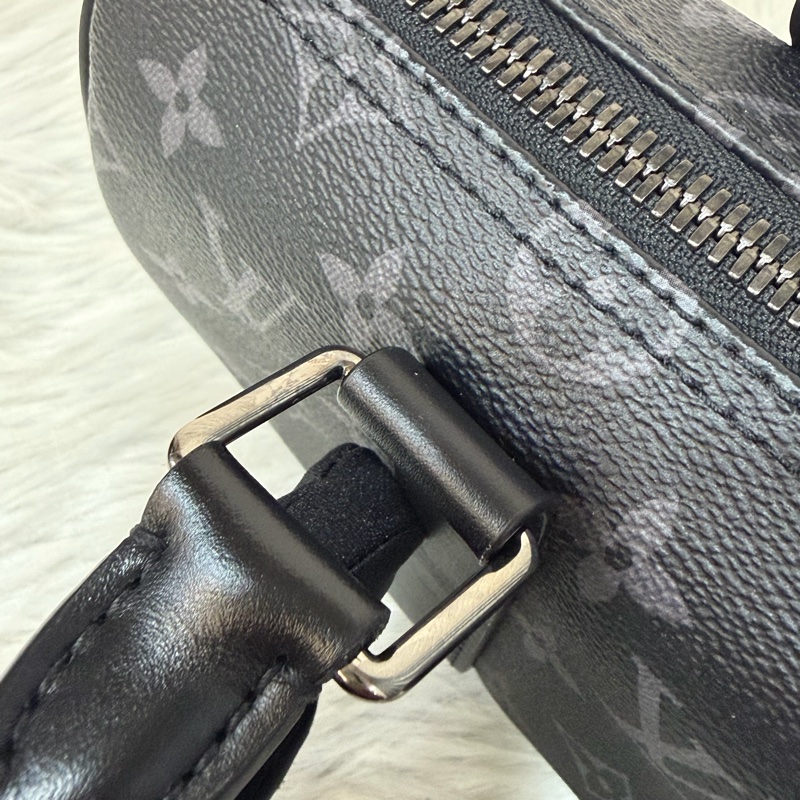 LV M46271 黑花 銀釦 手提包 斜背包 Keepall Bandoulière 25-26