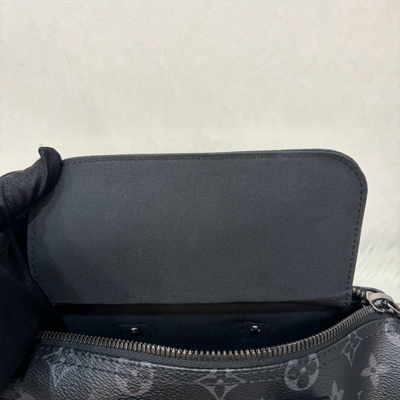 LV M46271 黑花 銀釦 手提包 斜背包 Keepall Bandoulière 25-59