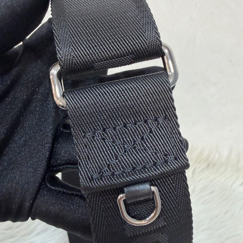 LV M46271 黑花 銀釦 手提包 斜背包 Keepall Bandoulière 25-81