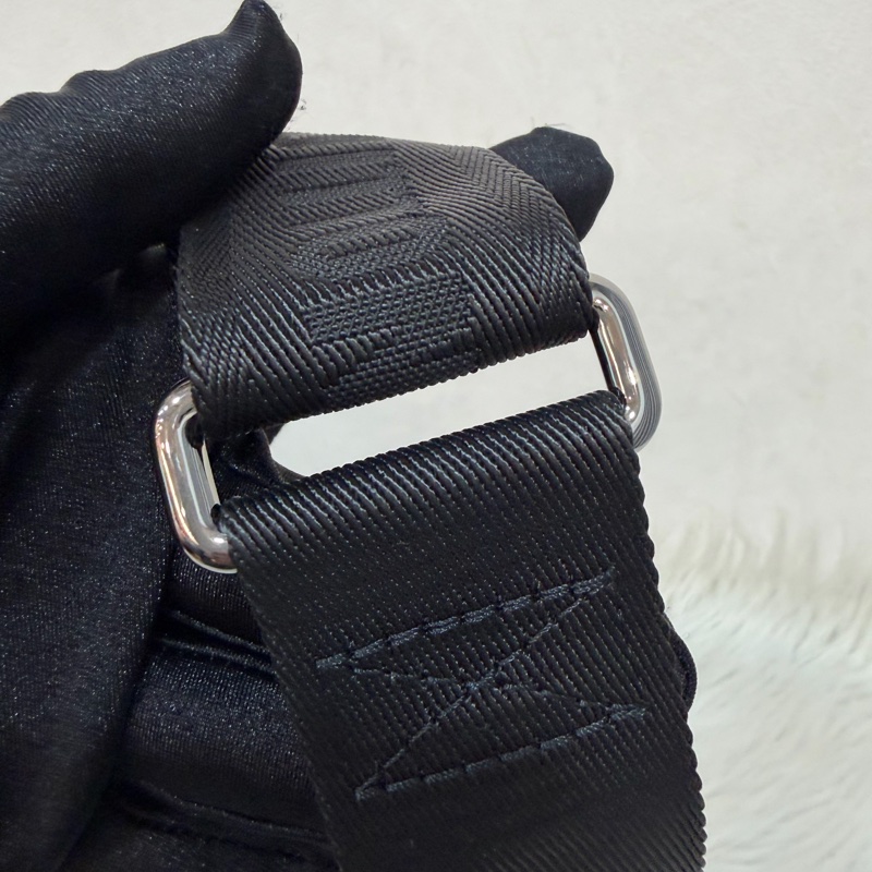 LV M46271 黑花 銀釦 手提包 斜背包 Keepall Bandoulière 25-82