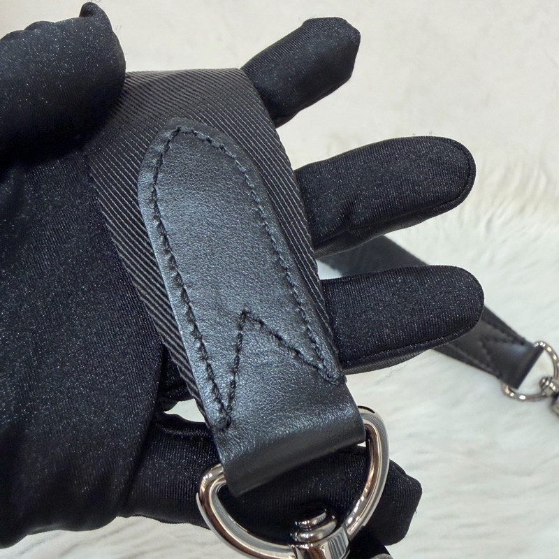 LV M46271 黑花 銀釦 手提包 斜背包 Keepall Bandoulière 25-86