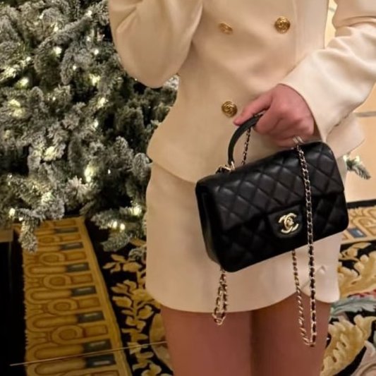 CHANEL-黑色淡金釦羊皮手把20cm coco 手提側背包-2