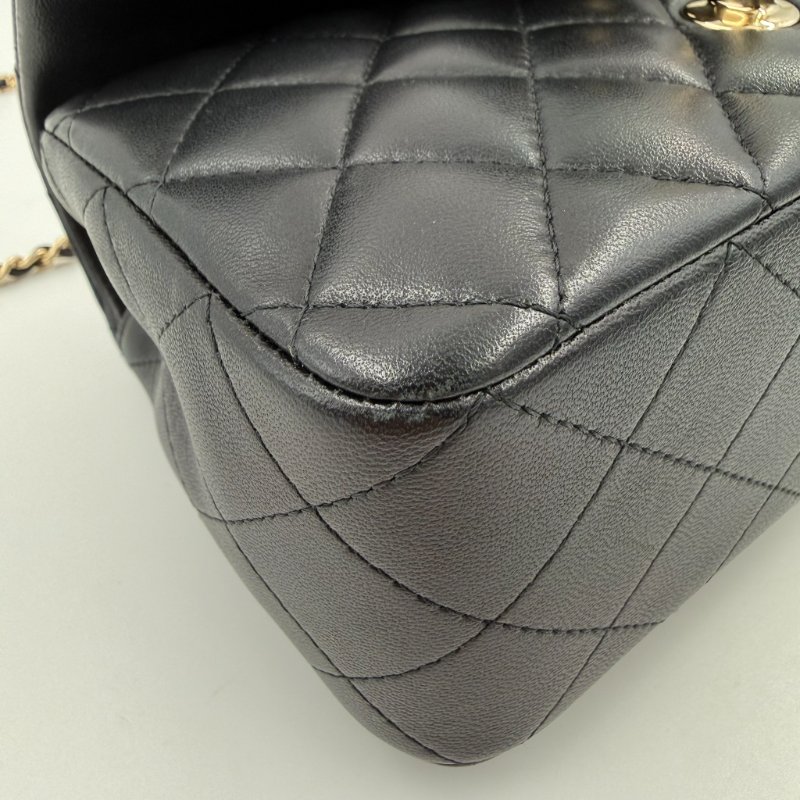 CHANEL-黑色淡金釦羊皮手把20cm coco 手提側背包-10