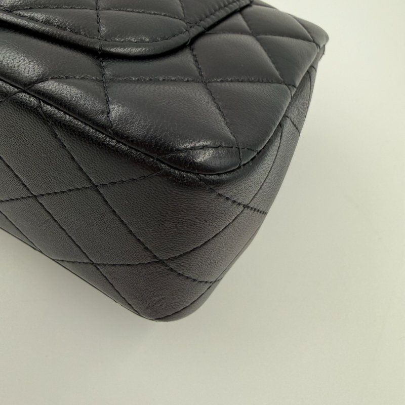 CHANEL-黑色淡金釦羊皮手把20cm coco 手提側背包-13