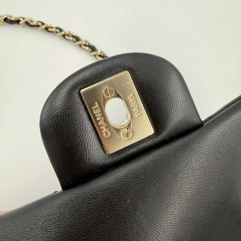 CHANEL-黑色淡金釦羊皮手把20cm coco 手提側背包-21