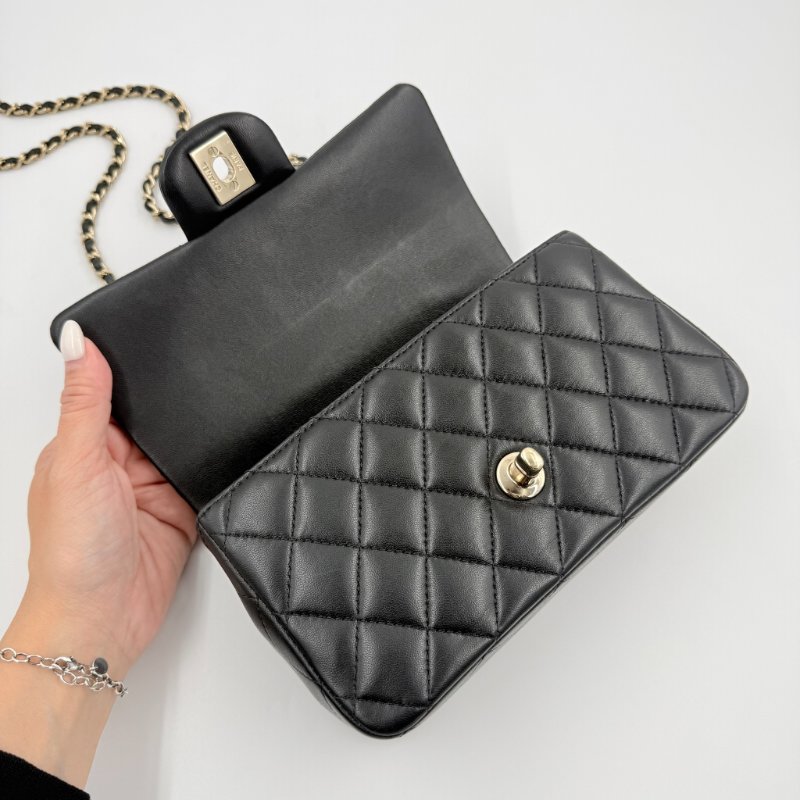 CHANEL-黑色淡金釦羊皮手把20cm coco 手提側背包-26