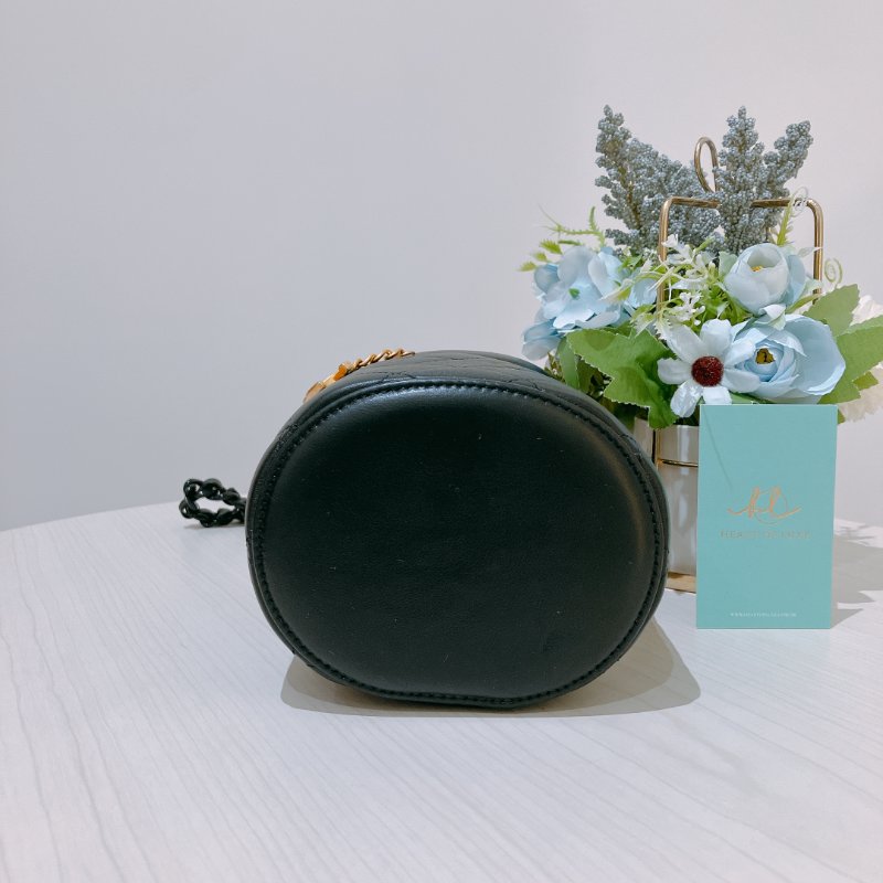 TK2043	 Chanel香奈兒水桶鍊帶包包  Quited Vanity Case Bucket Bag Lambskin-4