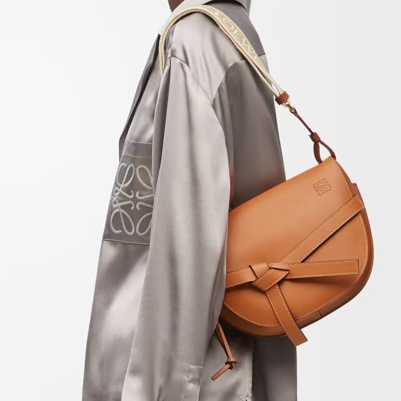 LOEWE- 棕色牛皮小號GATE small斜背包-0