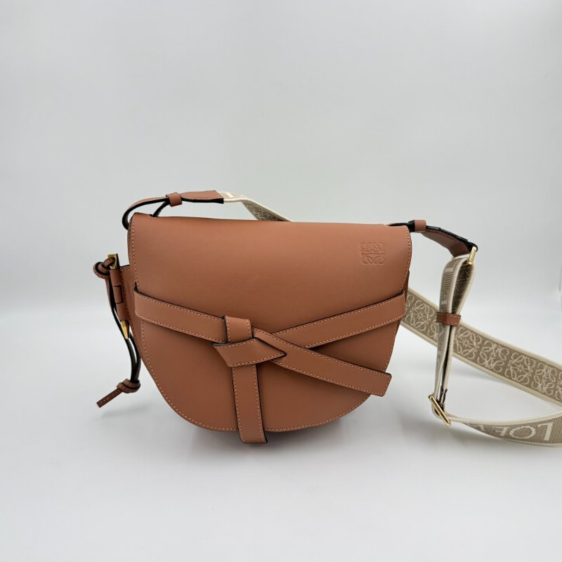 LOEWE- 棕色牛皮小號GATE small斜背包-3