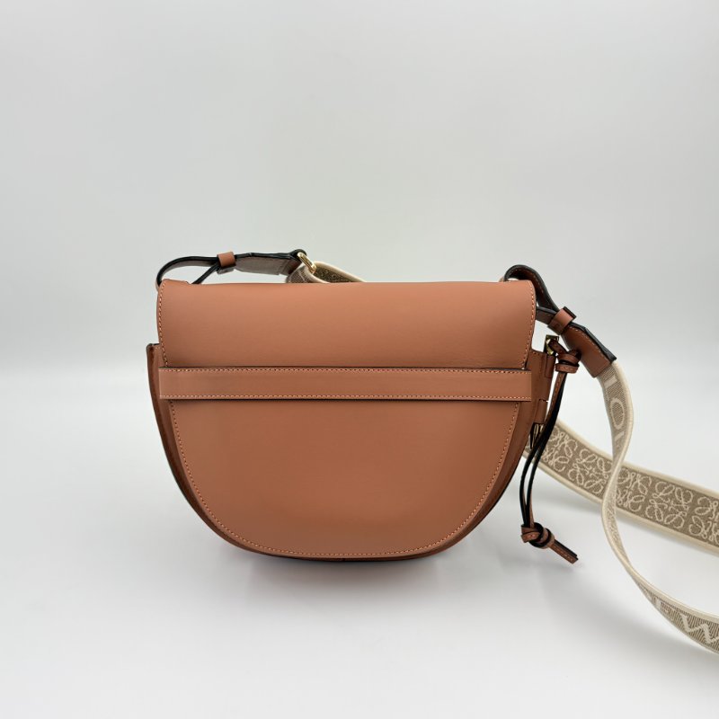 LOEWE- 棕色牛皮小號GATE small斜背包-4