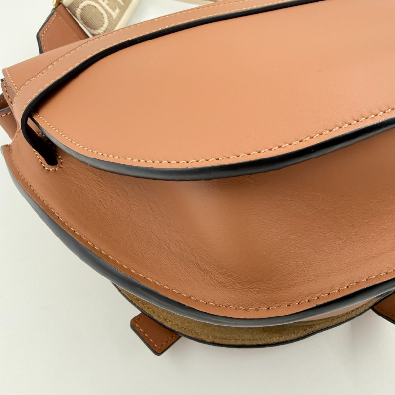 LOEWE- 棕色牛皮小號GATE small斜背包-8