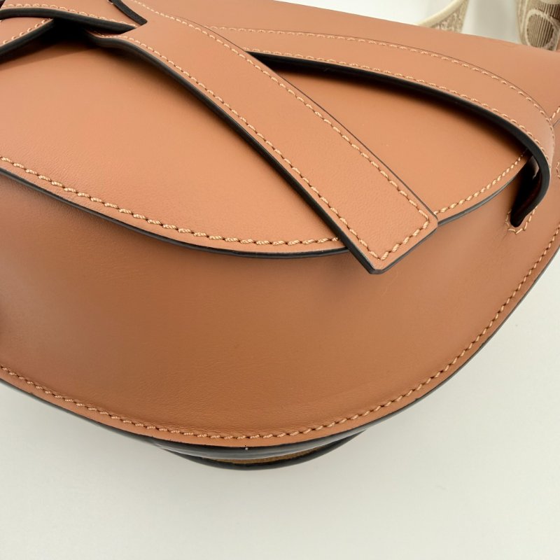 LOEWE- 棕色牛皮小號GATE small斜背包-9