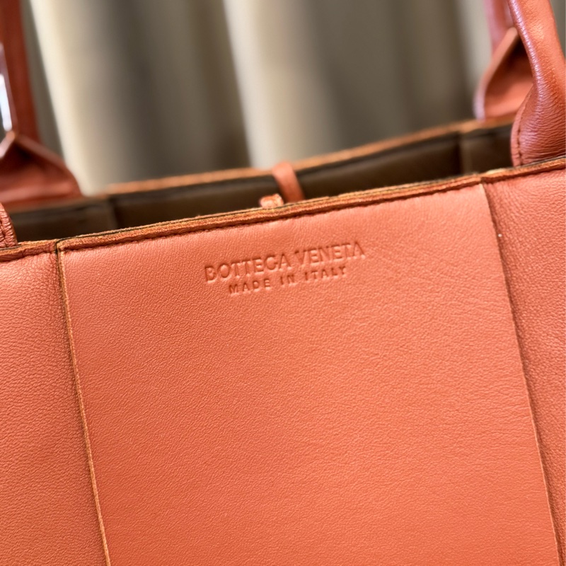 Bottega veneta寶緹嘉 Arco Tote六格子母手提包-8