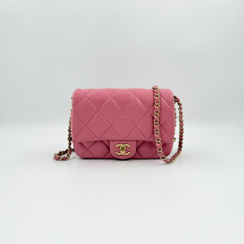 CHANEL-玫瑰粉羊皮金釦皮穿鏈mini coco 斜背包-1