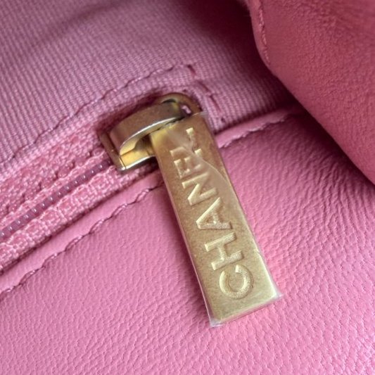 CHANEL-玫瑰粉羊皮金釦皮穿鏈mini coco 斜背包-20