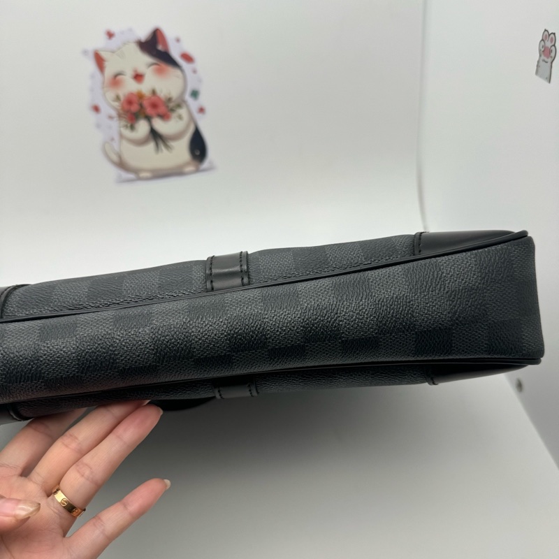 路易威登/Louis Vuitton 棋盤格公文包12年，無肩帶了，有護理。-8