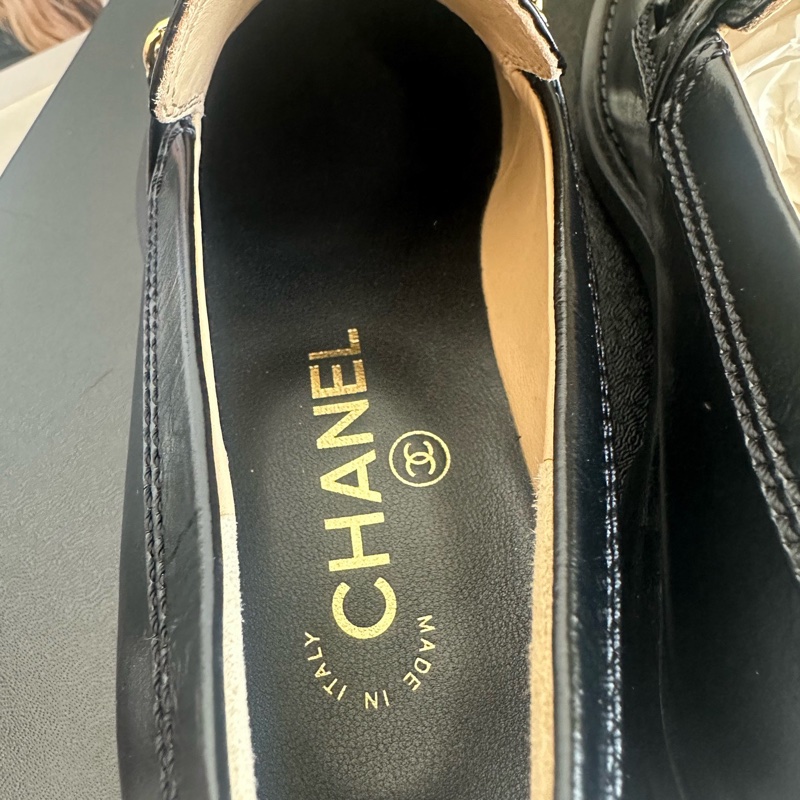 Chanel 24新款 鏈條5 花瓣 愛心 徽標樂福鞋 黑色 尺碼：36碼。-4