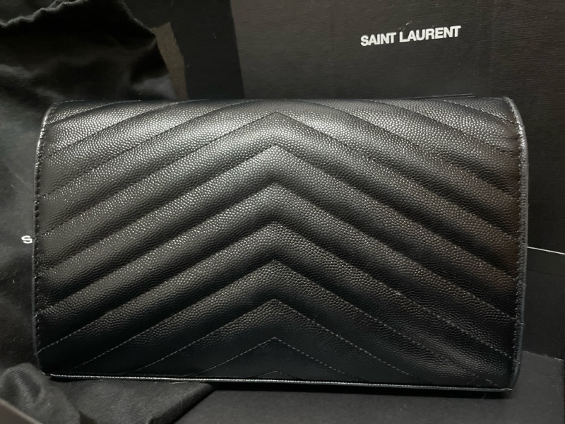 YSL MIX MATELASSE粒面壓紋牛皮信封斜背包(黑/銀742920 BOW02 1000)-2