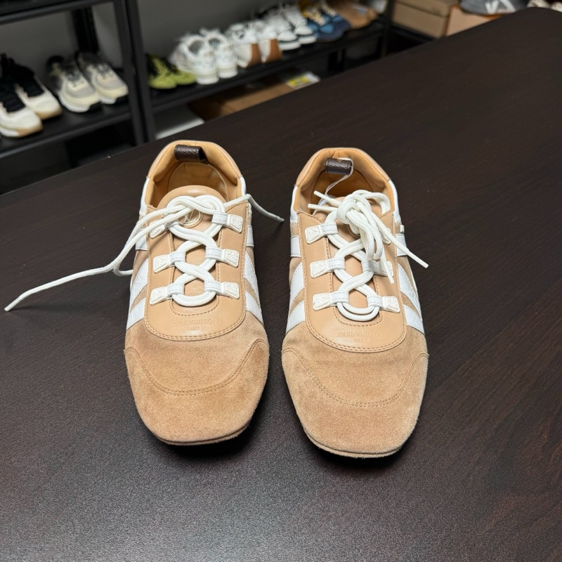 lv sneakerina 路易威登 卡其色麂皮德訓鞋 38碼-1