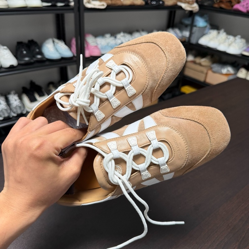 lv sneakerina 路易威登 卡其色麂皮德訓鞋 38碼-4