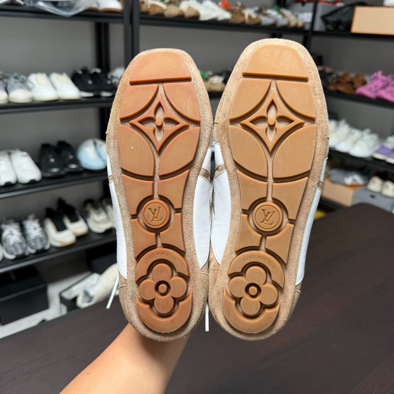 lv sneakerina 路易威登 卡其色麂皮德訓鞋 38碼-7