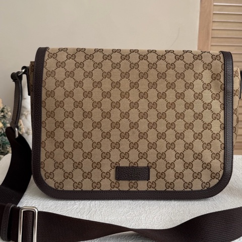 Gucci古驰 棕色 老花翻盖邮差包 单肩包斜挎包
