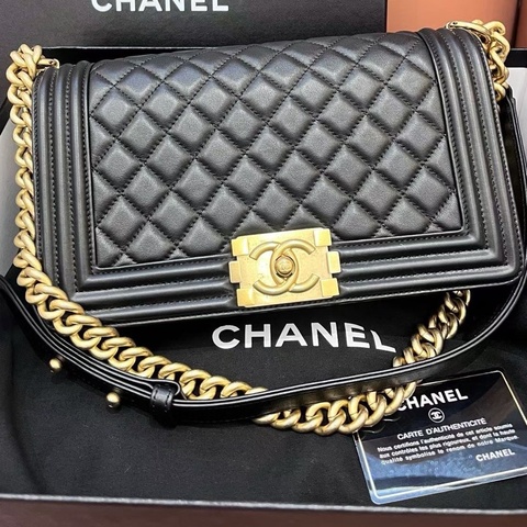 Chanel香奈兒黑金牛皮Leboy中號 26開有卡