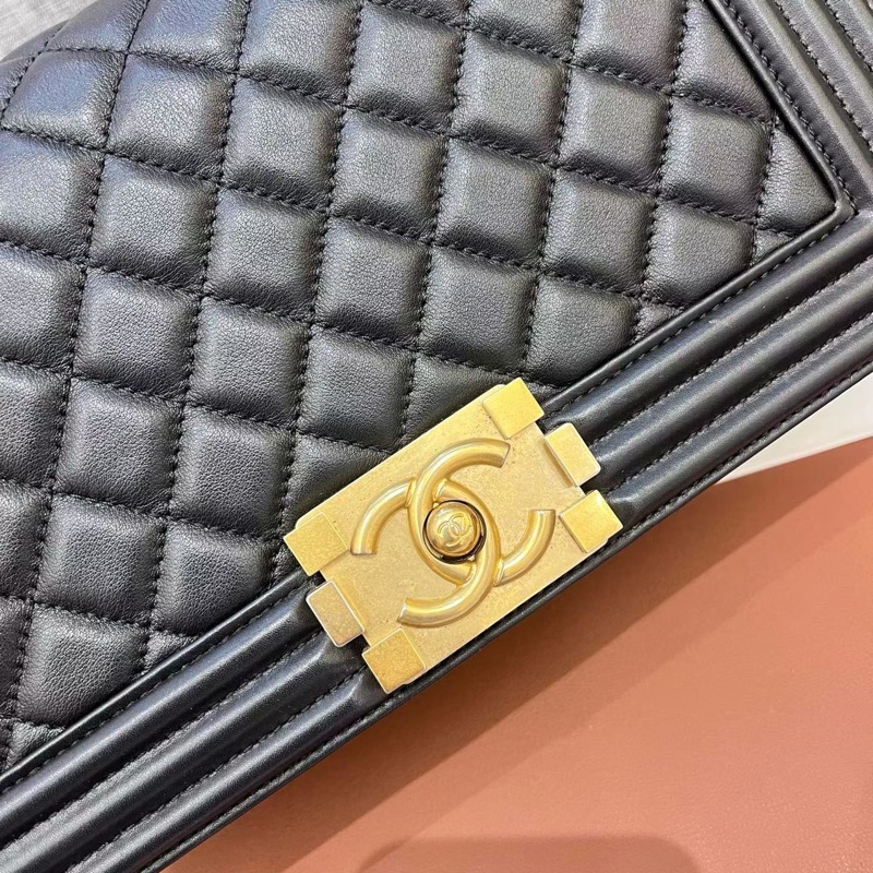 Chanel香奈兒黑金牛皮Leboy中號 26開有卡-4