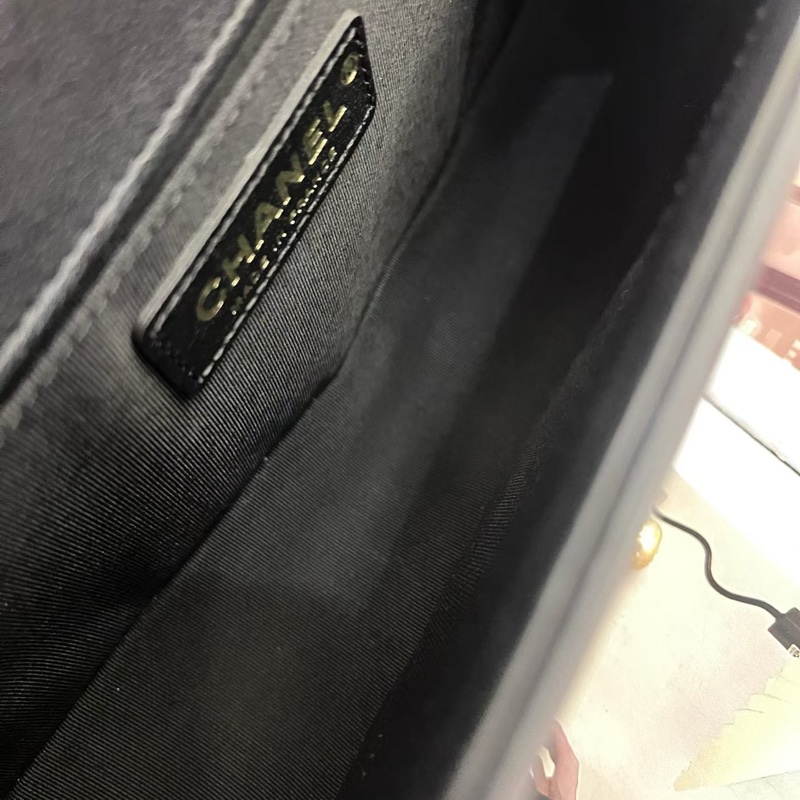 Chanel香奈兒黑金牛皮Leboy中號 26開有卡-7