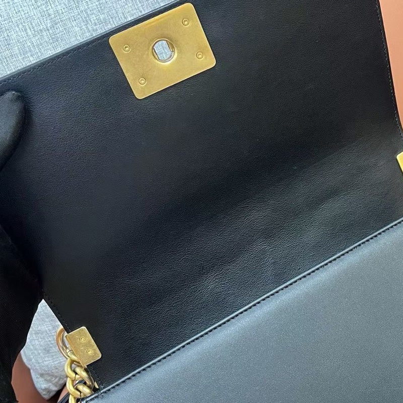 Chanel香奈兒黑金牛皮Leboy中號 26開有卡-9