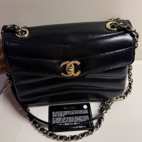 CHANEL 香奈兒28開季節款方胖子  附件：卡