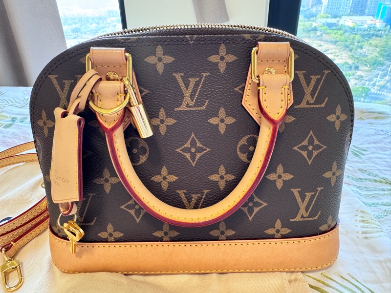 LV Alma BB 貝殼包-10