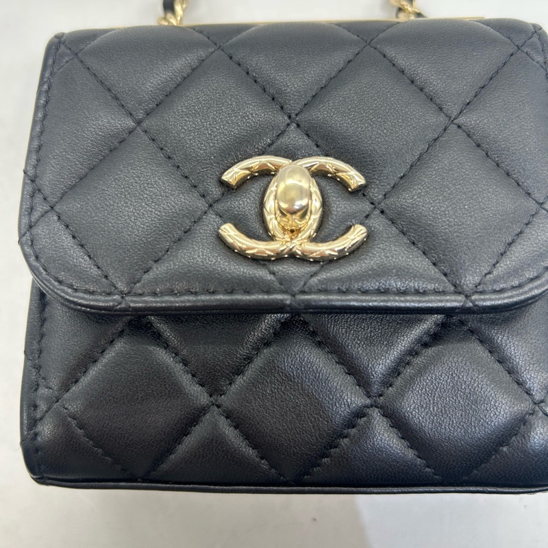 Chanel黑金雕花字母Trendy cc mini 22s 32開 11cm配件：盒子塵袋-7