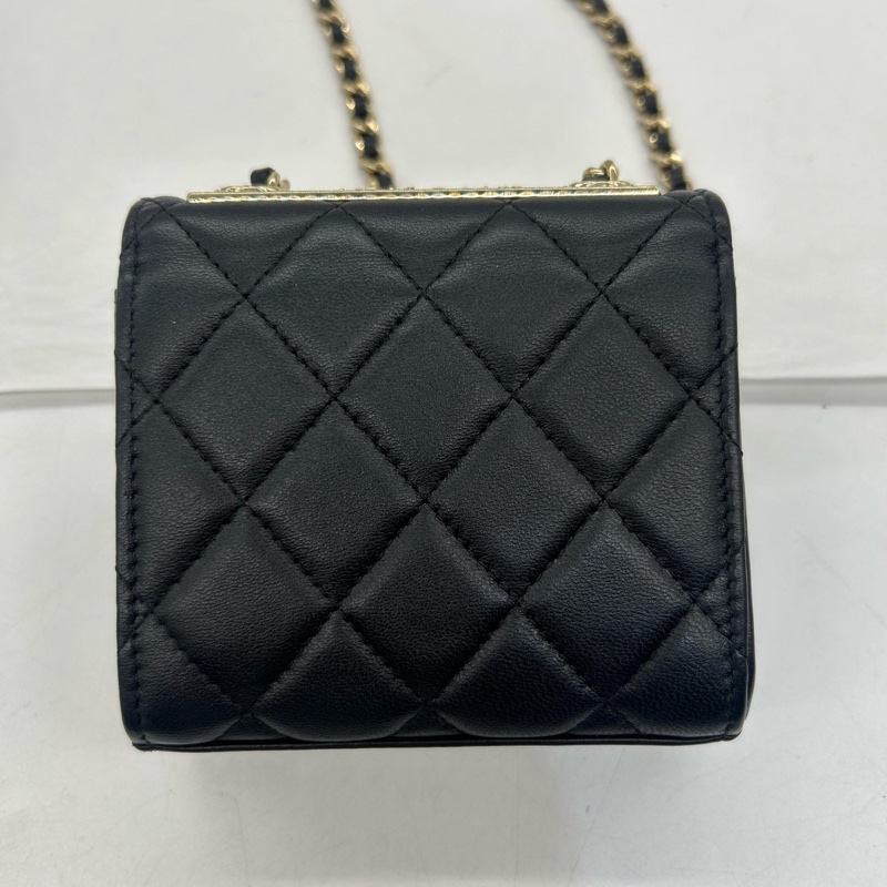 Chanel黑金雕花字母Trendy cc mini 22s 32開 11cm配件：盒子塵袋-10
