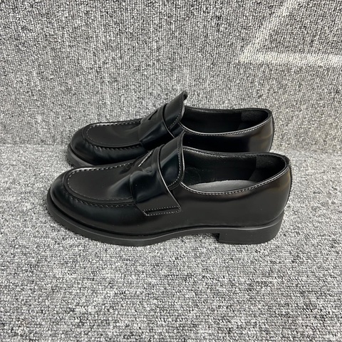 全新Prada 普拉達 三角标 黑色皮面樂福鞋 36碼