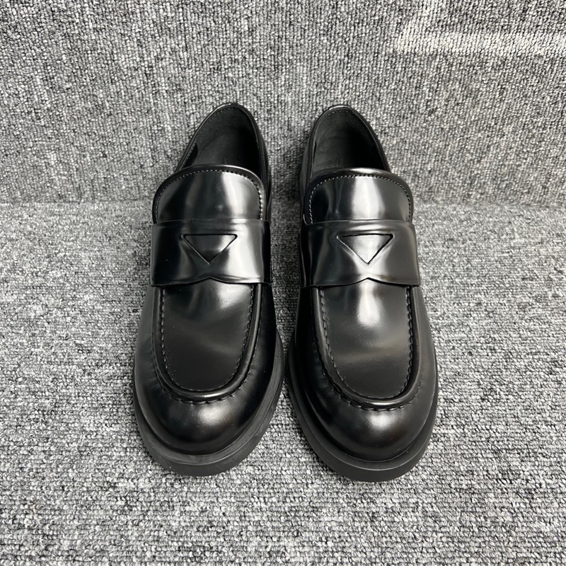 全新Prada 普拉達 三角标 黑色皮面樂福鞋 36碼-1